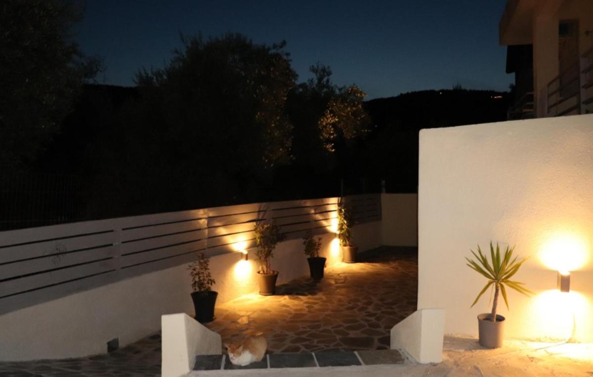 Fiosal Apartments 2 Skiathos Town Bagian luar foto